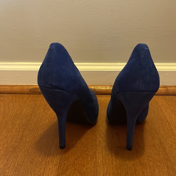 Blue Pumps - Picture 3 of 5